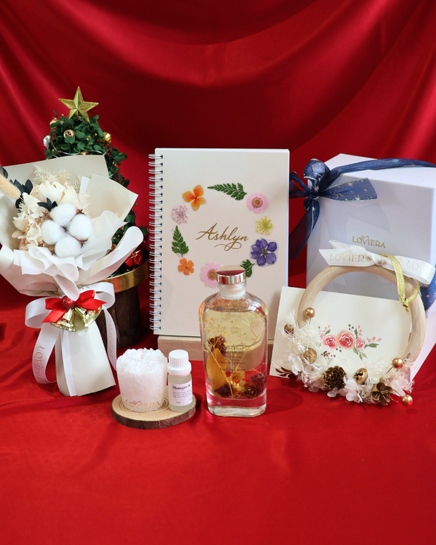 Wreath & Wonder Premium Christmas Gift Set